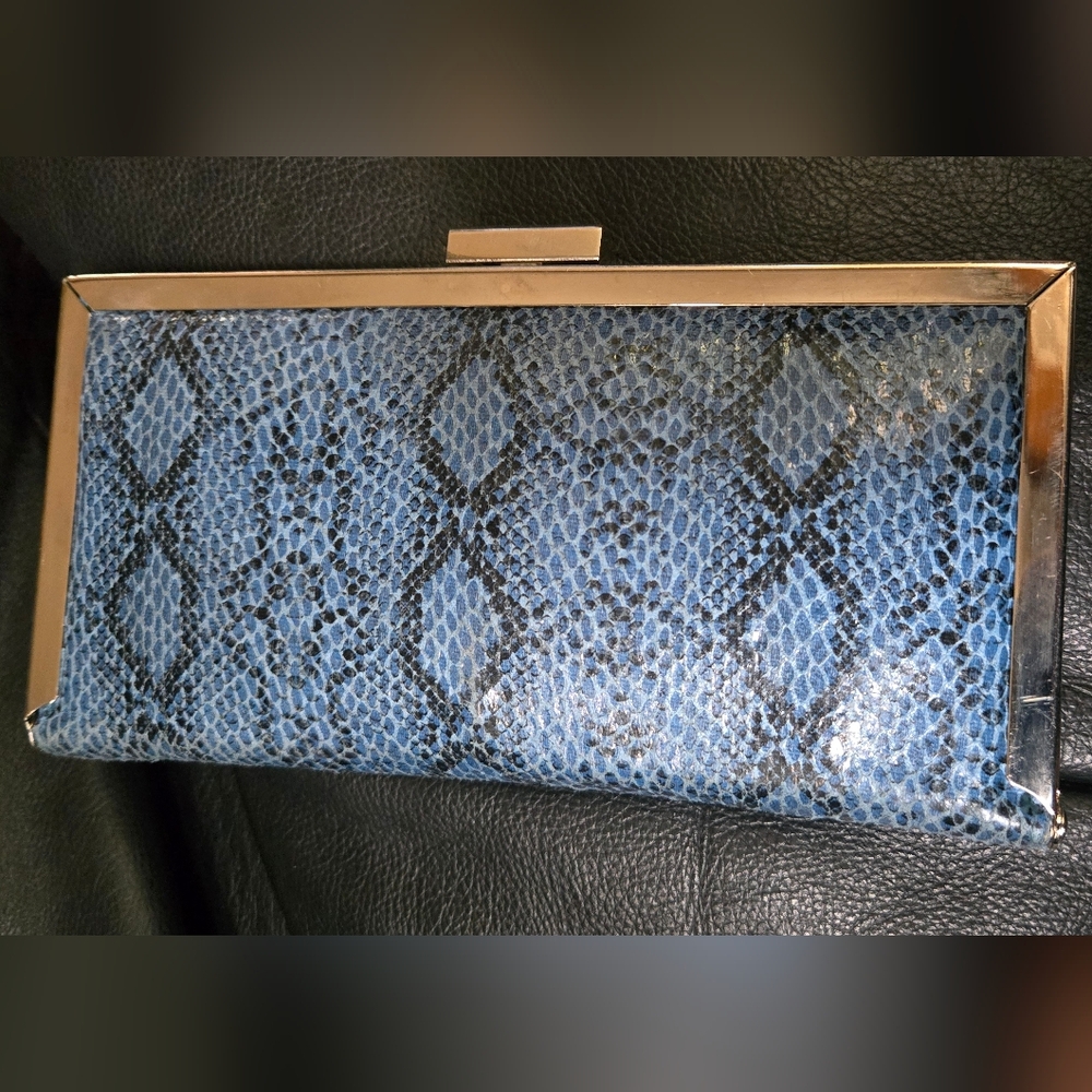 Kenneth Cole Reaction STUNNING Faux Blue Snakeskin & Chrome Wallet 7.5"×4" - Picture 4 of 9
